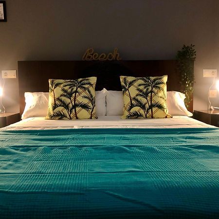Gatu Premium Atico Caleta , Preferente Mayores De 25 Anos Y Familias กาดิซ ภายนอก รูปภาพ