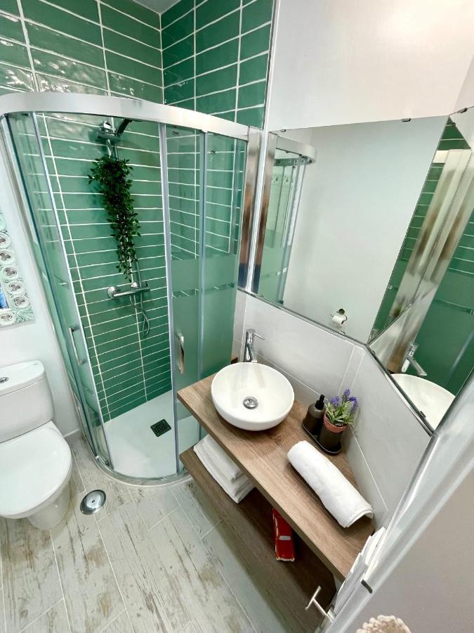 Gatu Premium Atico Caleta , Preferente Mayores De 25 Anos Y Familias กาดิซ ภายนอก รูปภาพ